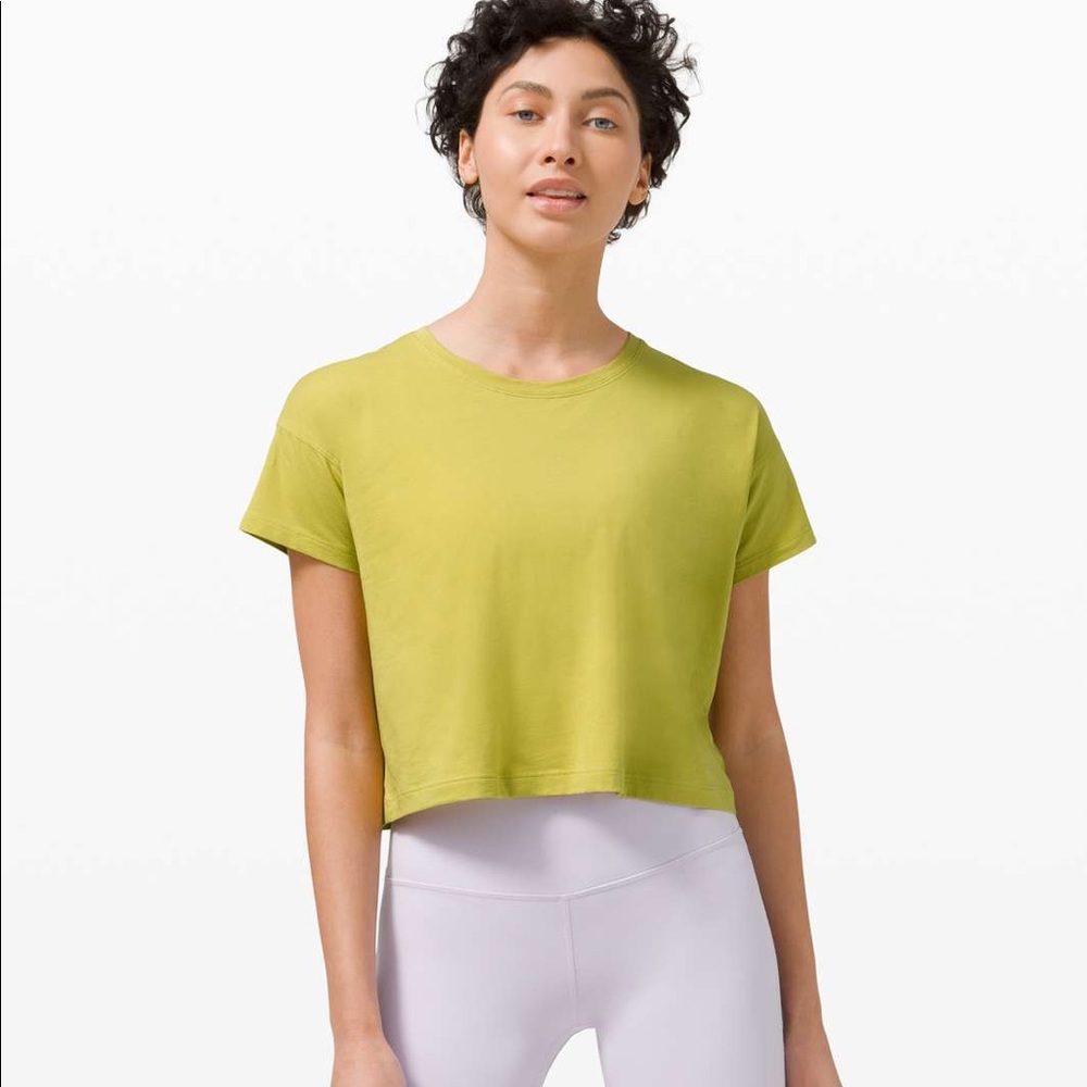 Lululemon NWT Cates Tee Yellow Pear Sz 6